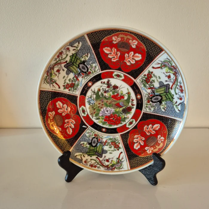 LARGE JAPANESE PORCELAIN PLATE SIGNED IMARI WARE 12  EXCELLENT. CLEAN