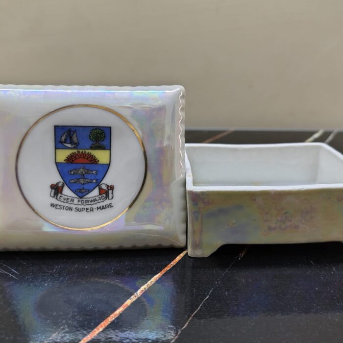 W.H. Goss Crested China -Lidded Pot - ILFRACOMBE Crest.