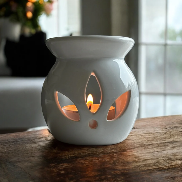White Lotus – Small and elegant fragrance lamp for scented wax & essential oils