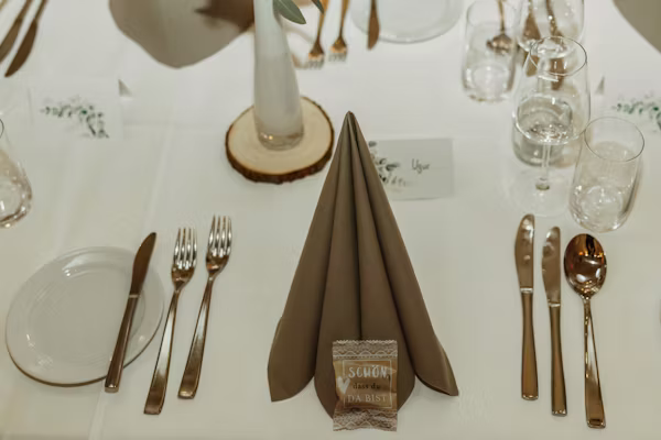 photo-1686853020965-7043b386442a